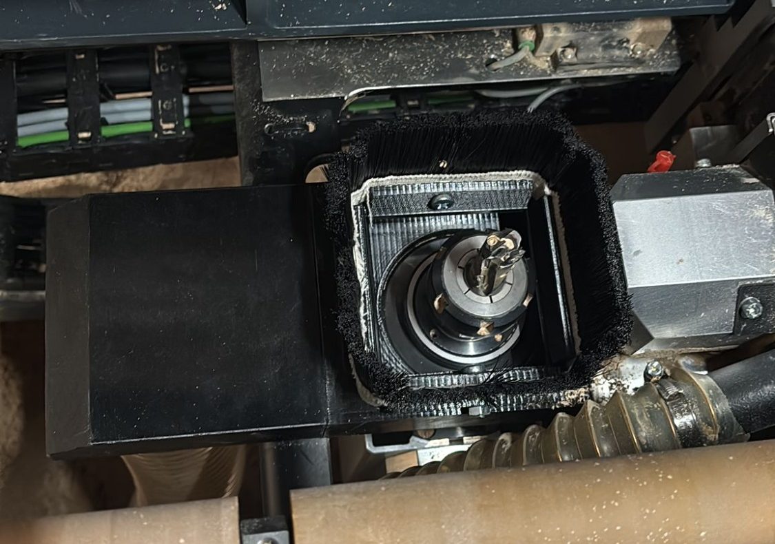 Absaugergänzung CNC Fräse